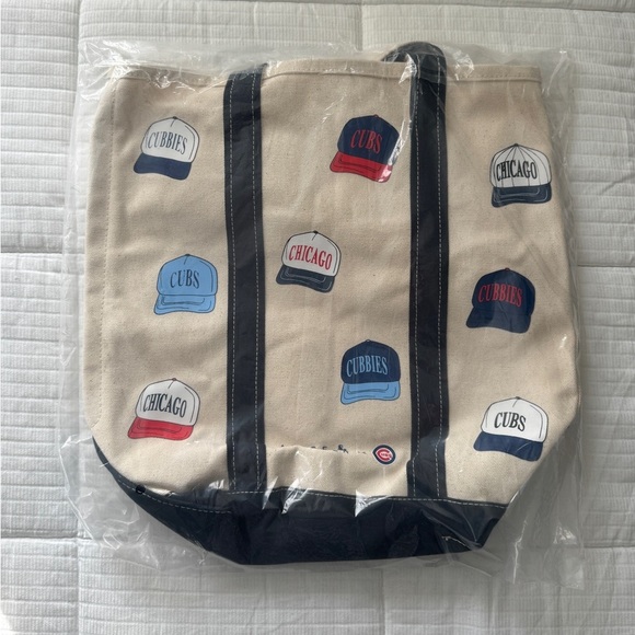MLB Handbags - Rare Alice & Wonder X Chicago Cubs tote bag